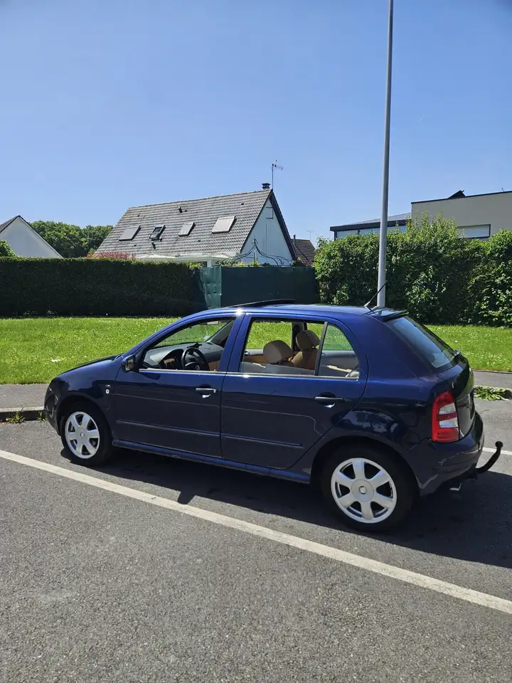 Skoda Fabia 1.4i 16V 75 ElÃ©gance A
