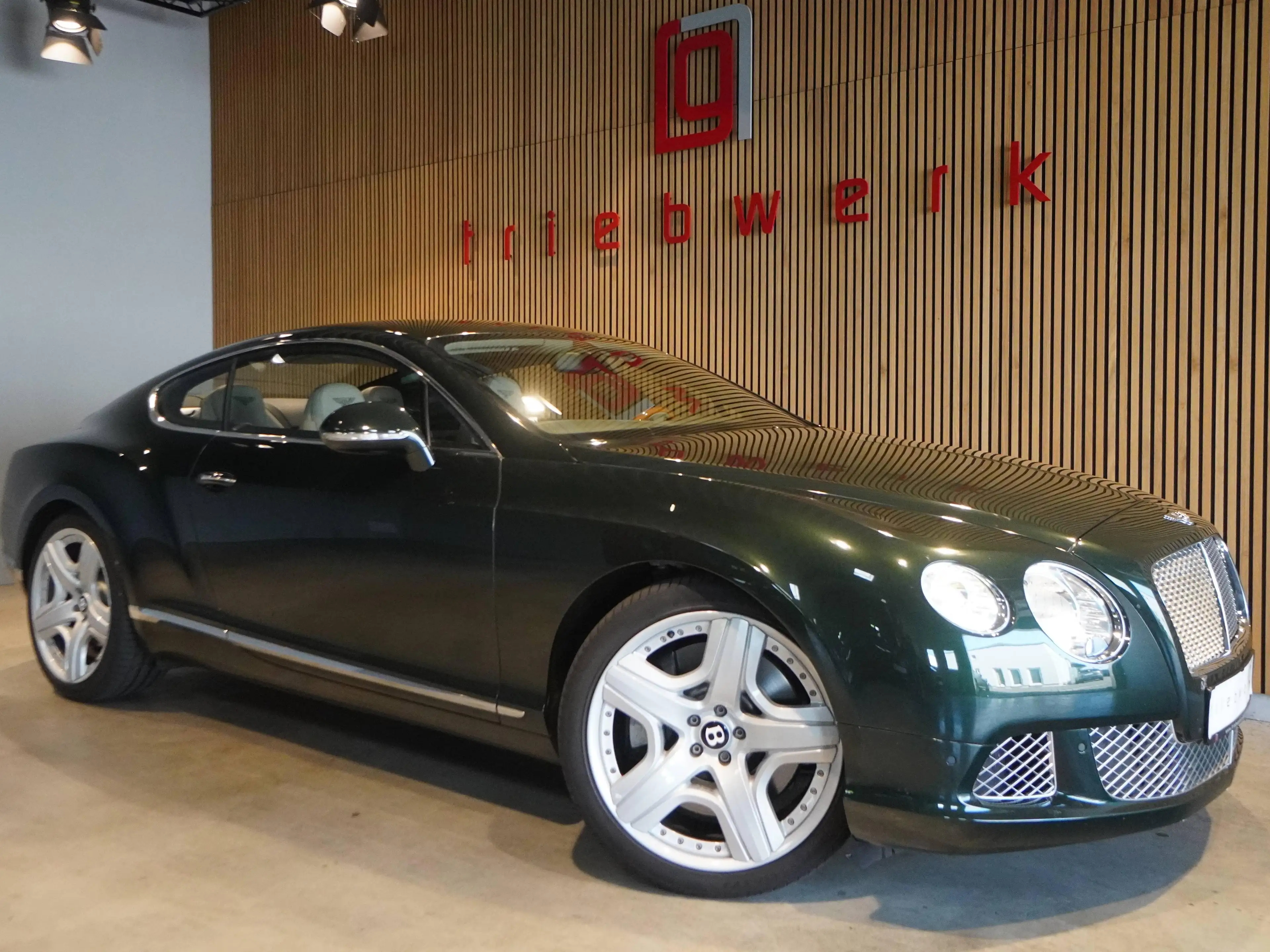 Bentley Continental Continental GT W12 — photo 2