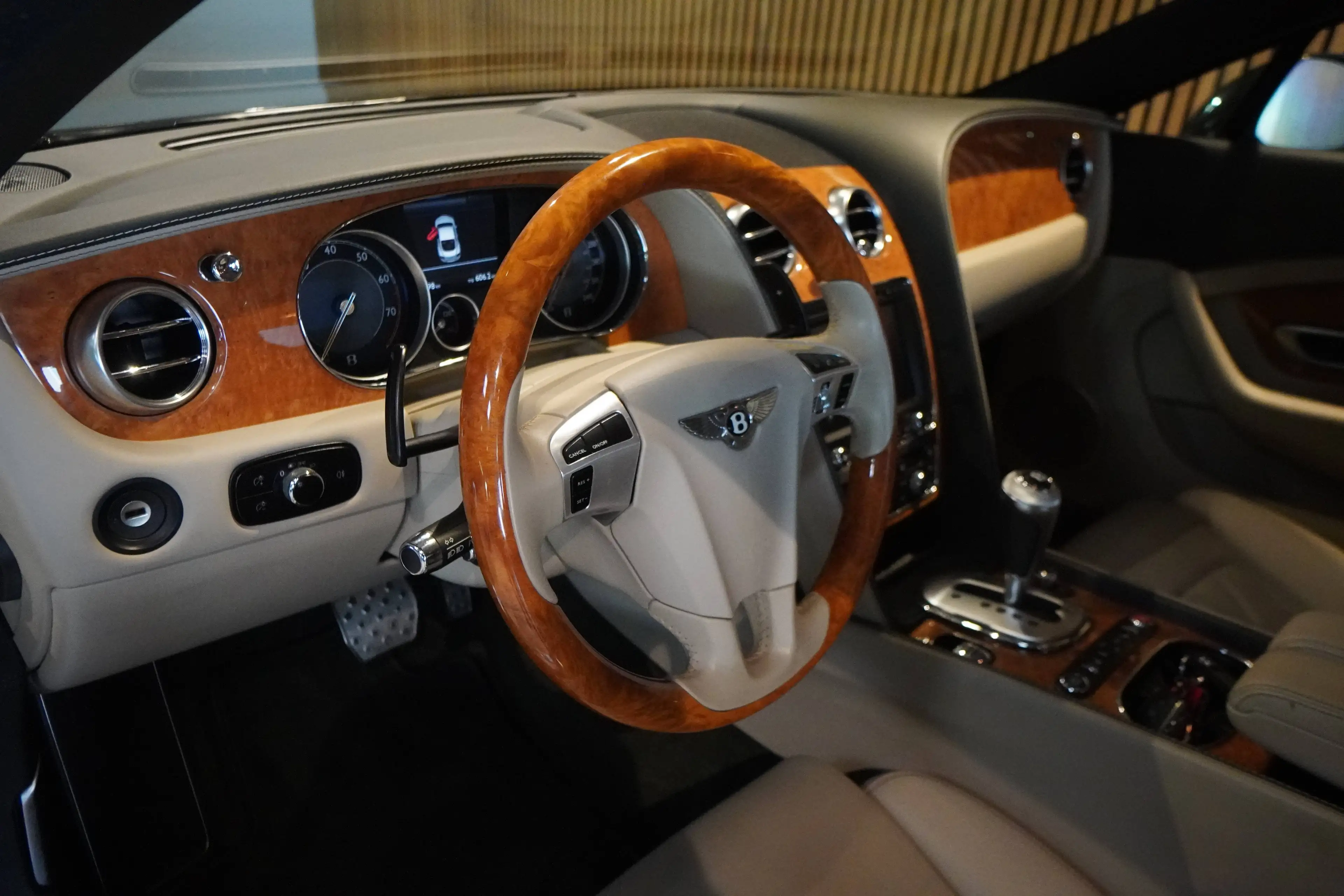 Bentley Continental Continental GT W12 — photo 6