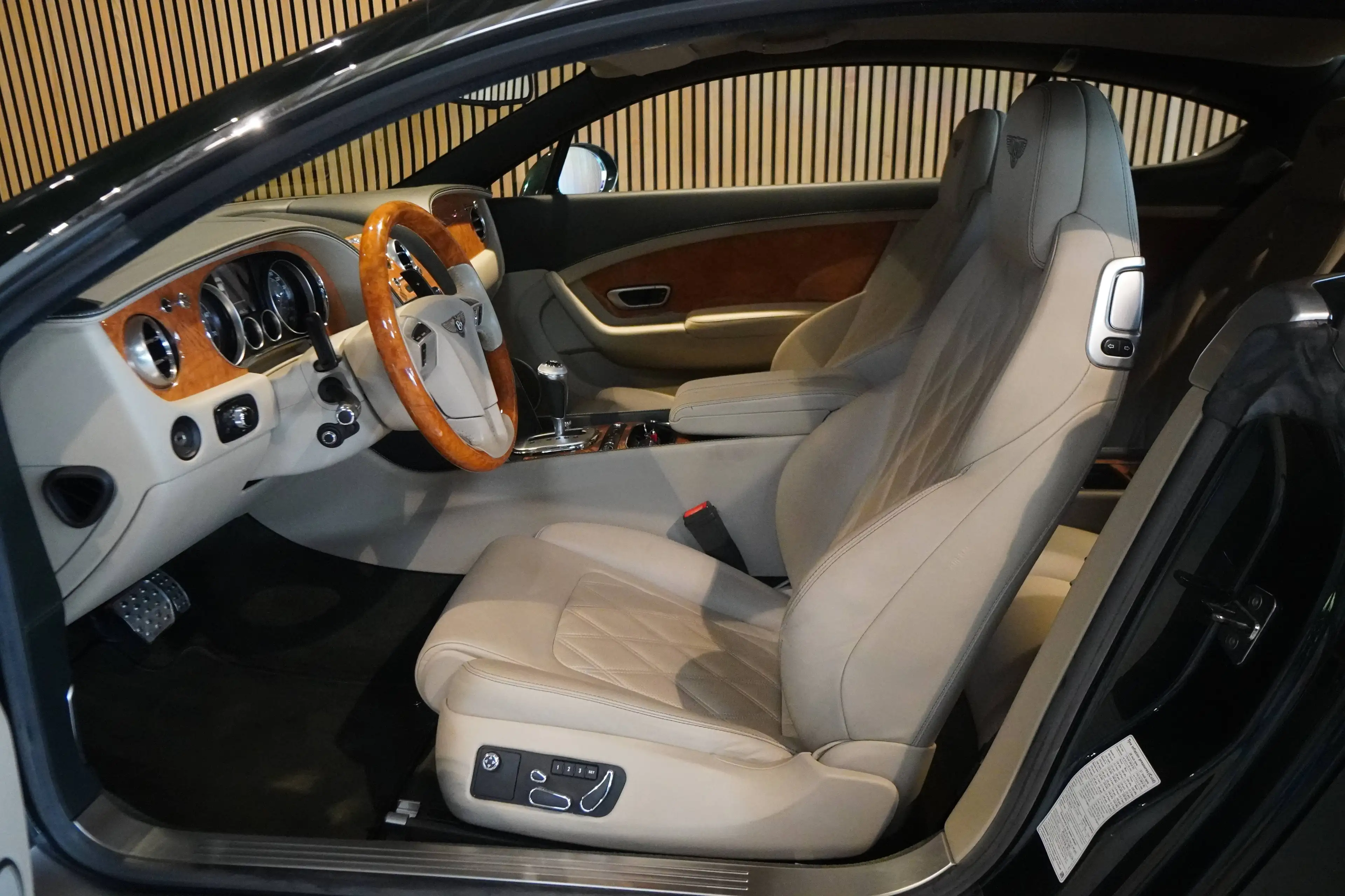 Bentley Continental Continental GT W12 — photo 5