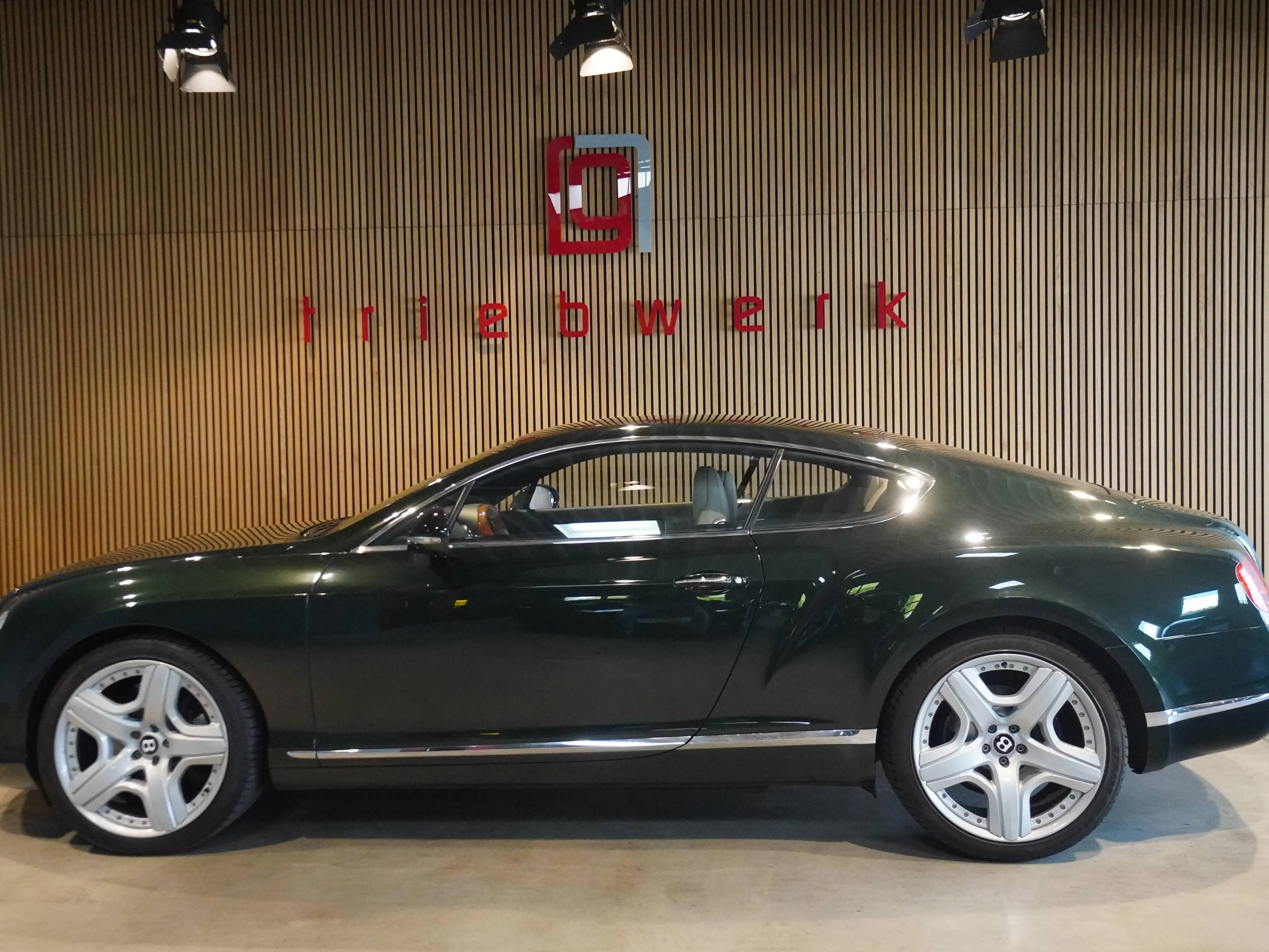 Bentley Continental Continental GT W12 — photo 14