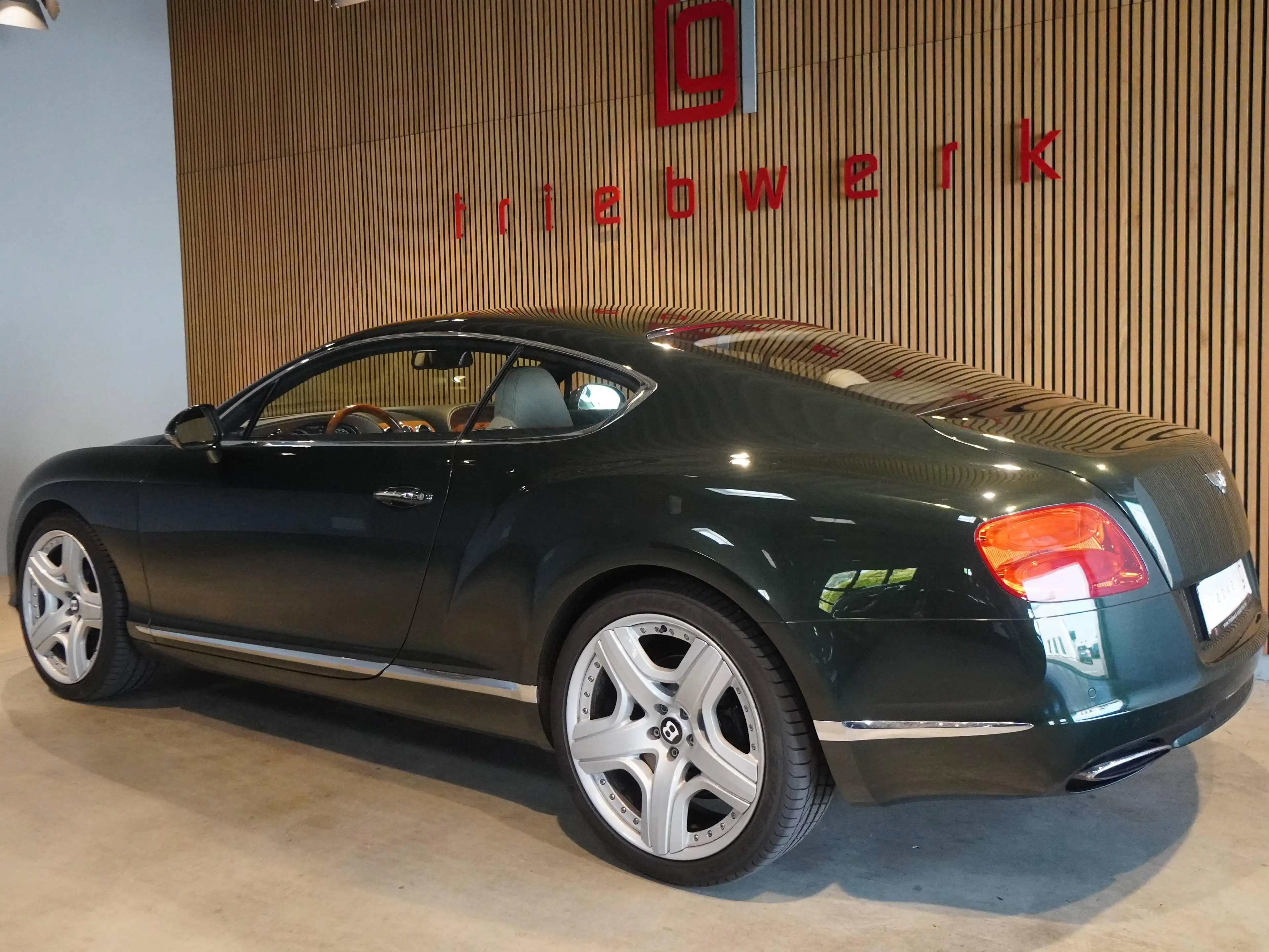 Bentley Continental Continental GT W12 — photo 3