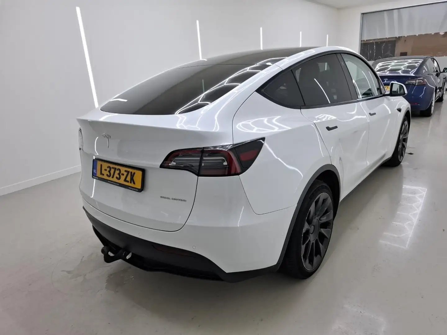 Tesla Model Y Long-Range AWD 351pk 75 kWh [ TREKHAAK+WIT LEDER+E Blanc - 2