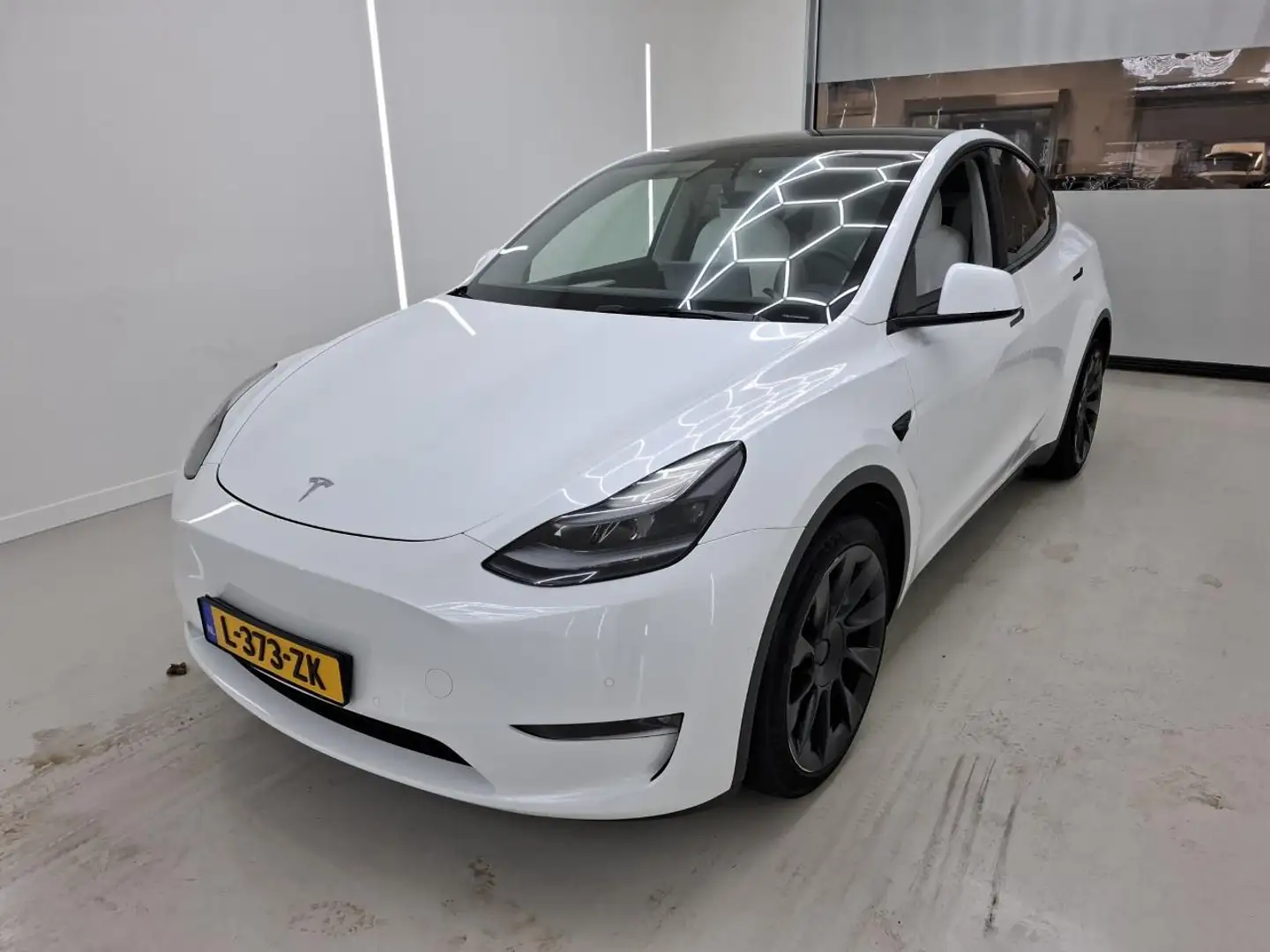Tesla Model Y Long-Range AWD 351pk 75 kWh [ TREKHAAK+WIT LEDER+E Blanc - 1