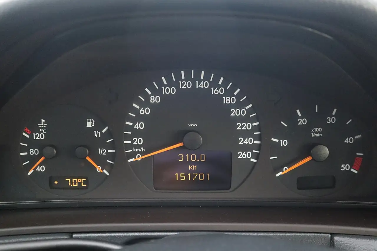 Mercedes-Benz E 200 Classic CDI, foto 12