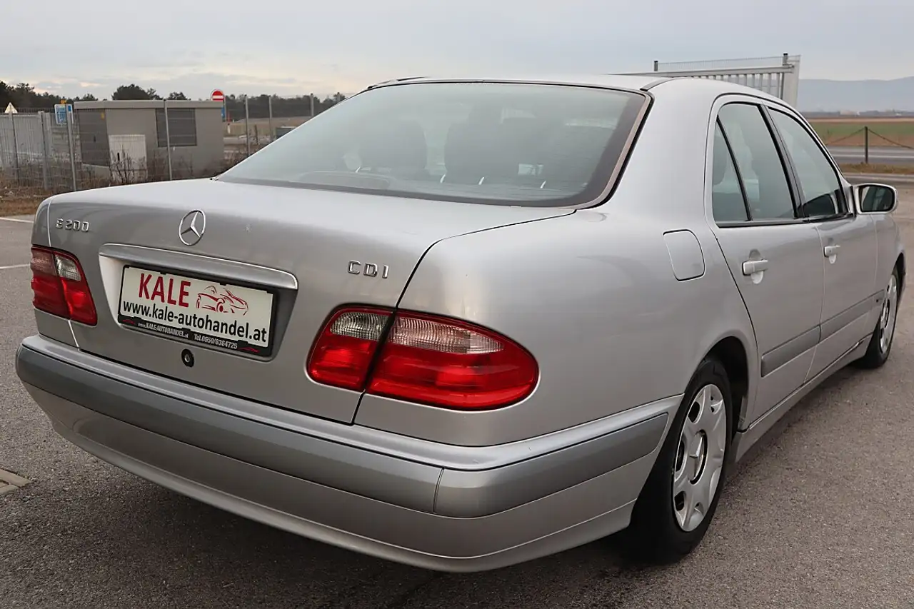 Mercedes-Benz E 200 Classic CDI, foto 4