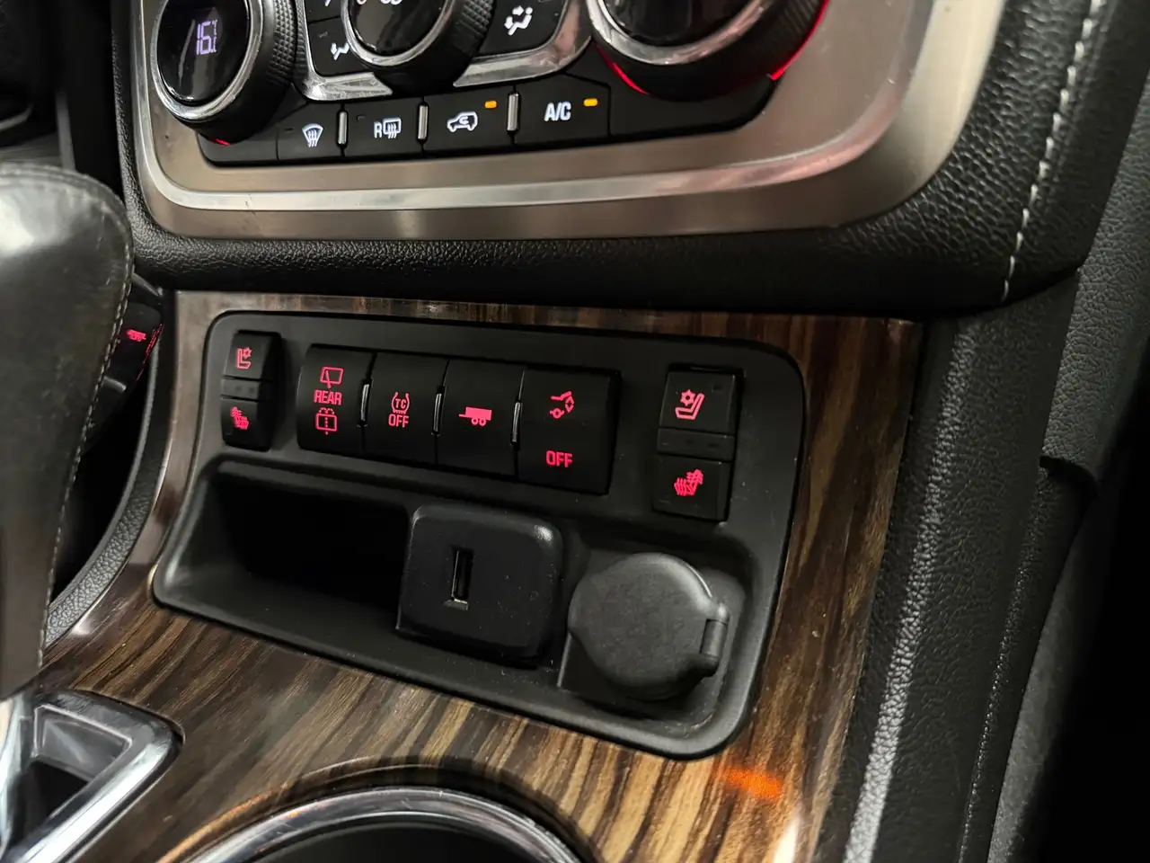 GMC Acadia снимка GMC Acadia