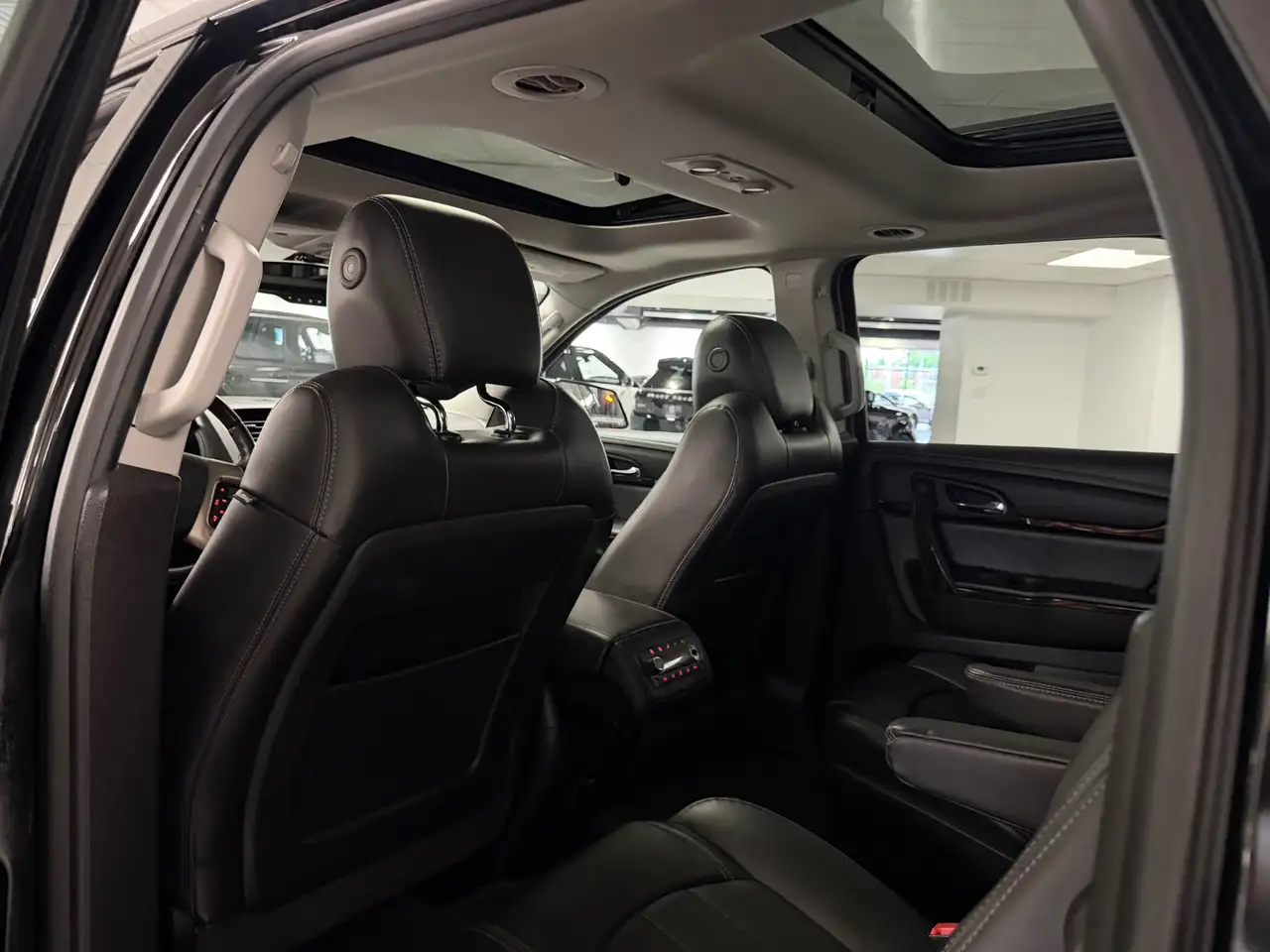 GMC Acadia снимка GMC Acadia