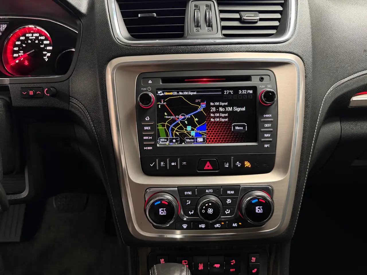 GMC Acadia снимка GMC Acadia