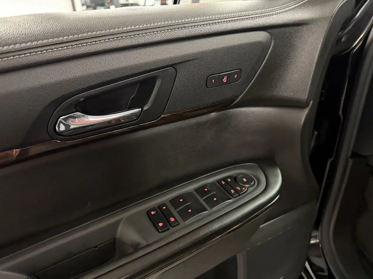 GMC Acadia снимка GMC Acadia