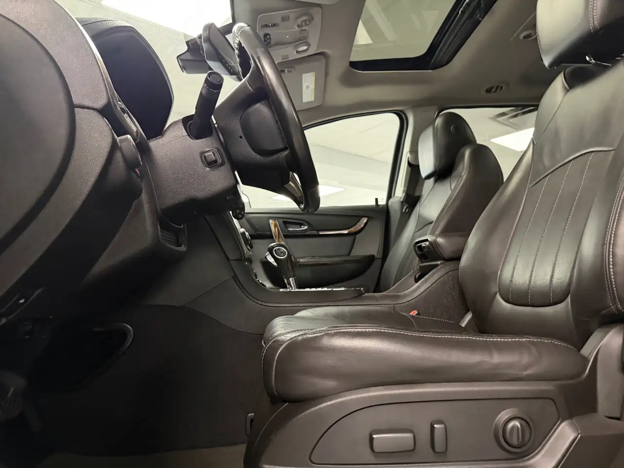 GMC Acadia снимка GMC Acadia