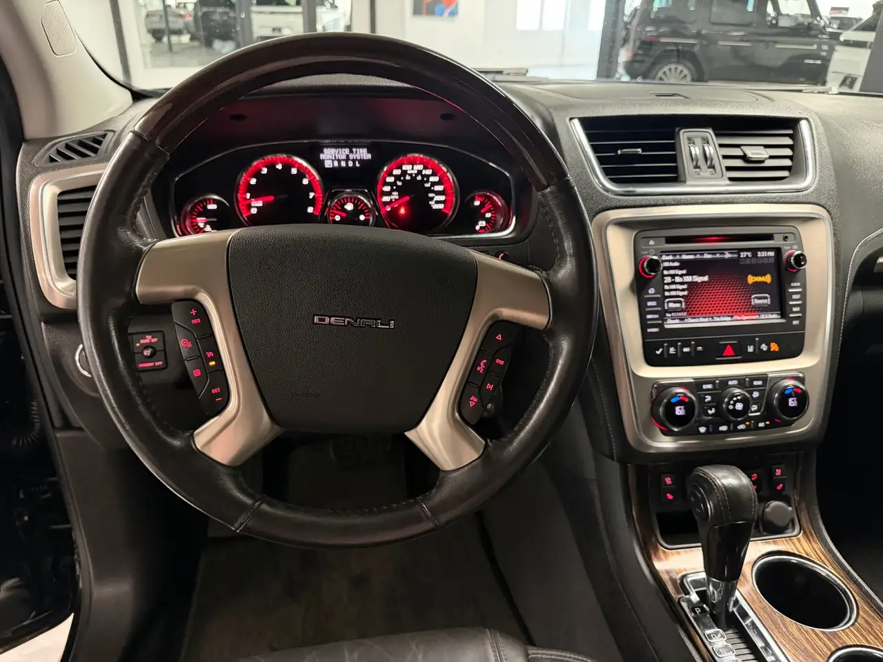 GMC Acadia снимка GMC Acadia