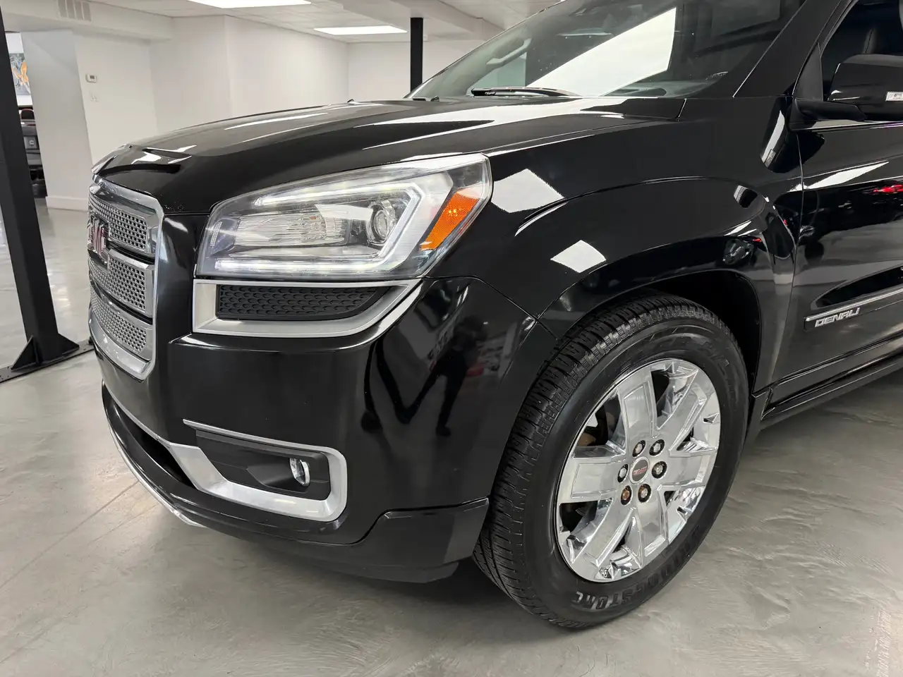GMC Acadia снимка GMC Acadia