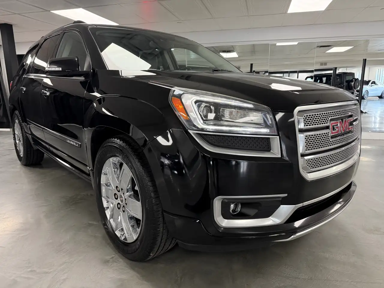 GMC Acadia снимка GMC Acadia