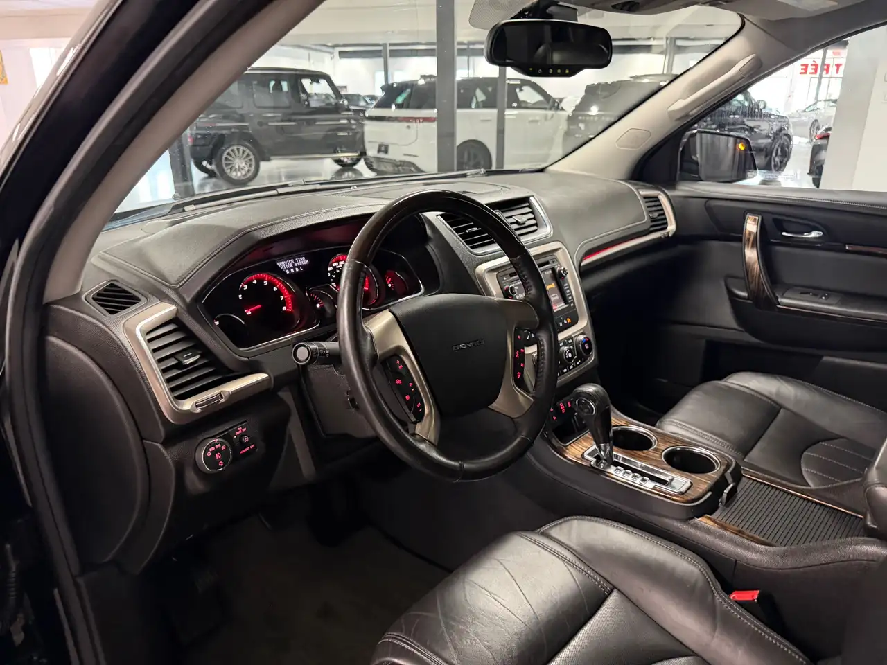 GMC Acadia снимка GMC Acadia