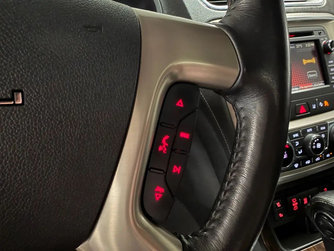 GMC Acadia снимка GMC Acadia