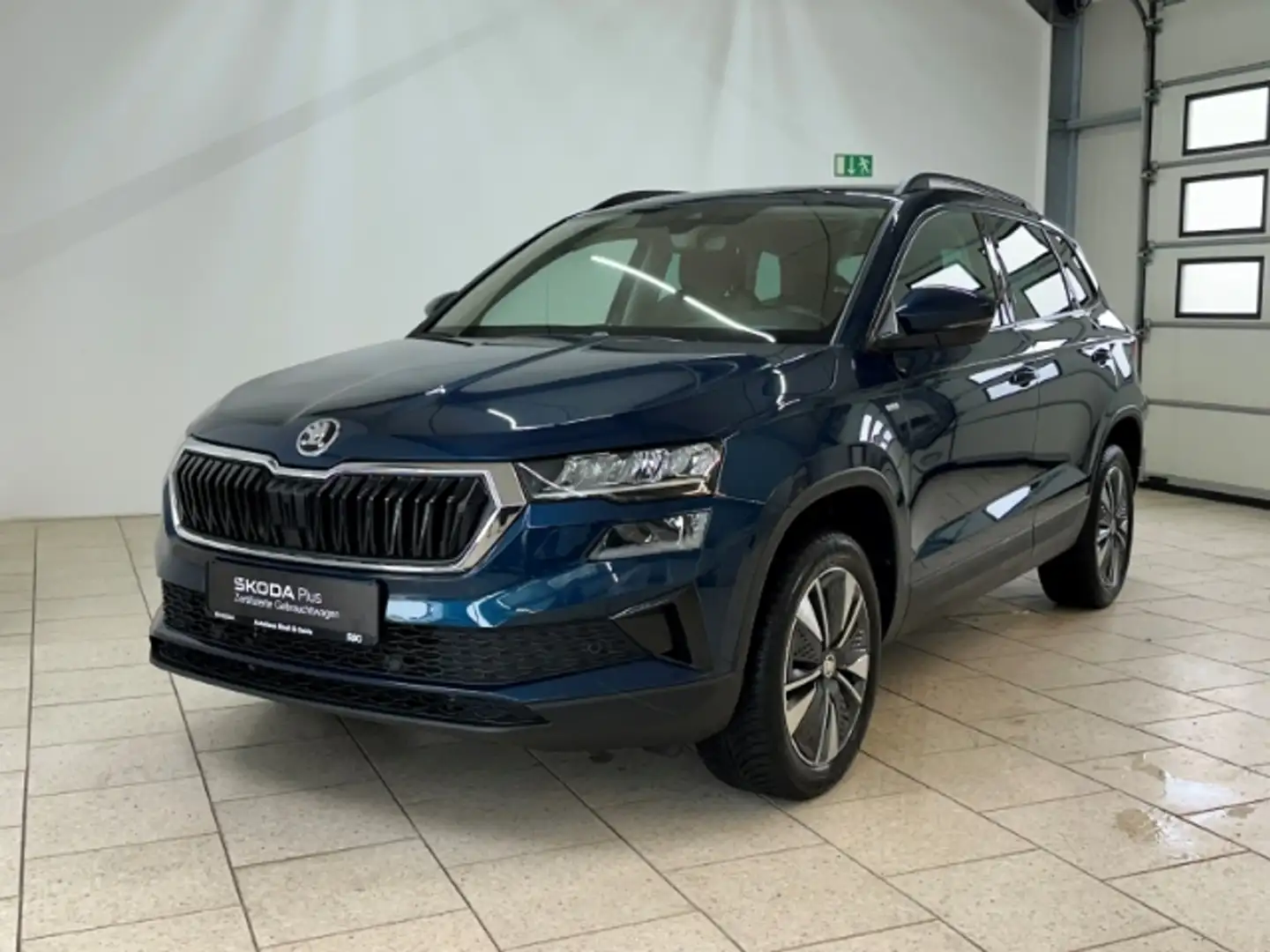 Skoda Karoq 1.5 TSI DSG Tour Pano Kamera SHZ Navi ACC Blau - 2