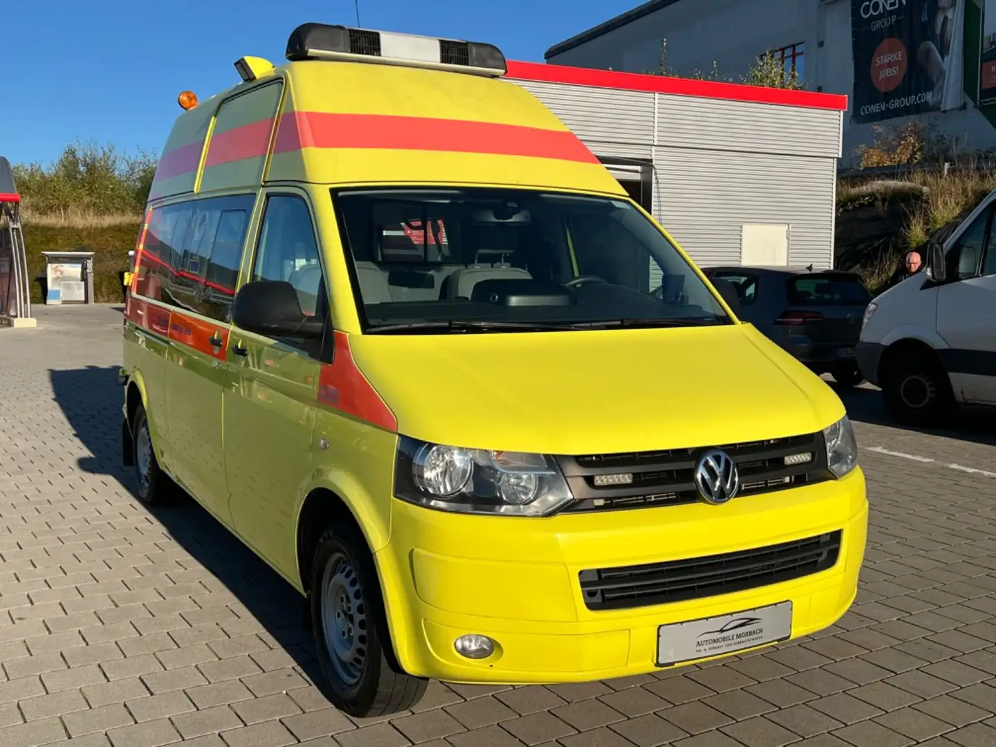 Volkswagen T5 Transporter T5*KRANKENWAGEN* LANG*KLIMA*EURO 5* Gelb - 2