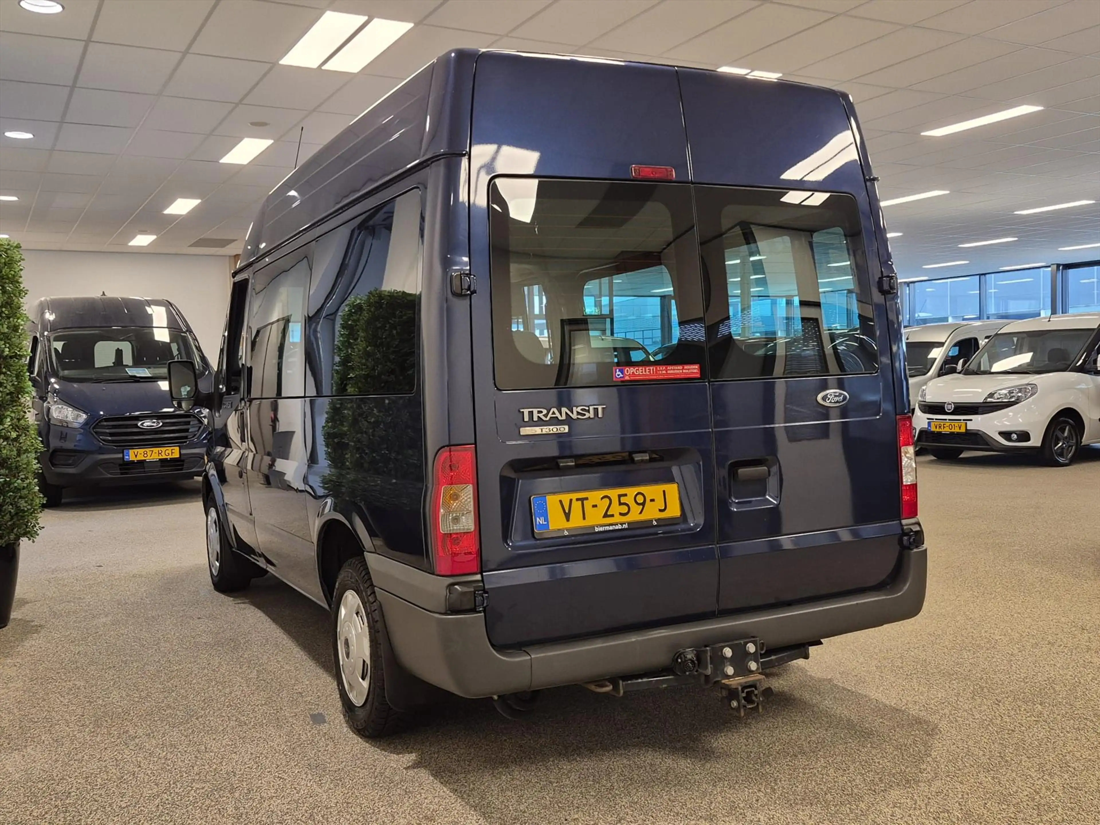 Ford Transit L1H2 Rolstoelbus 4+1 — photo 9