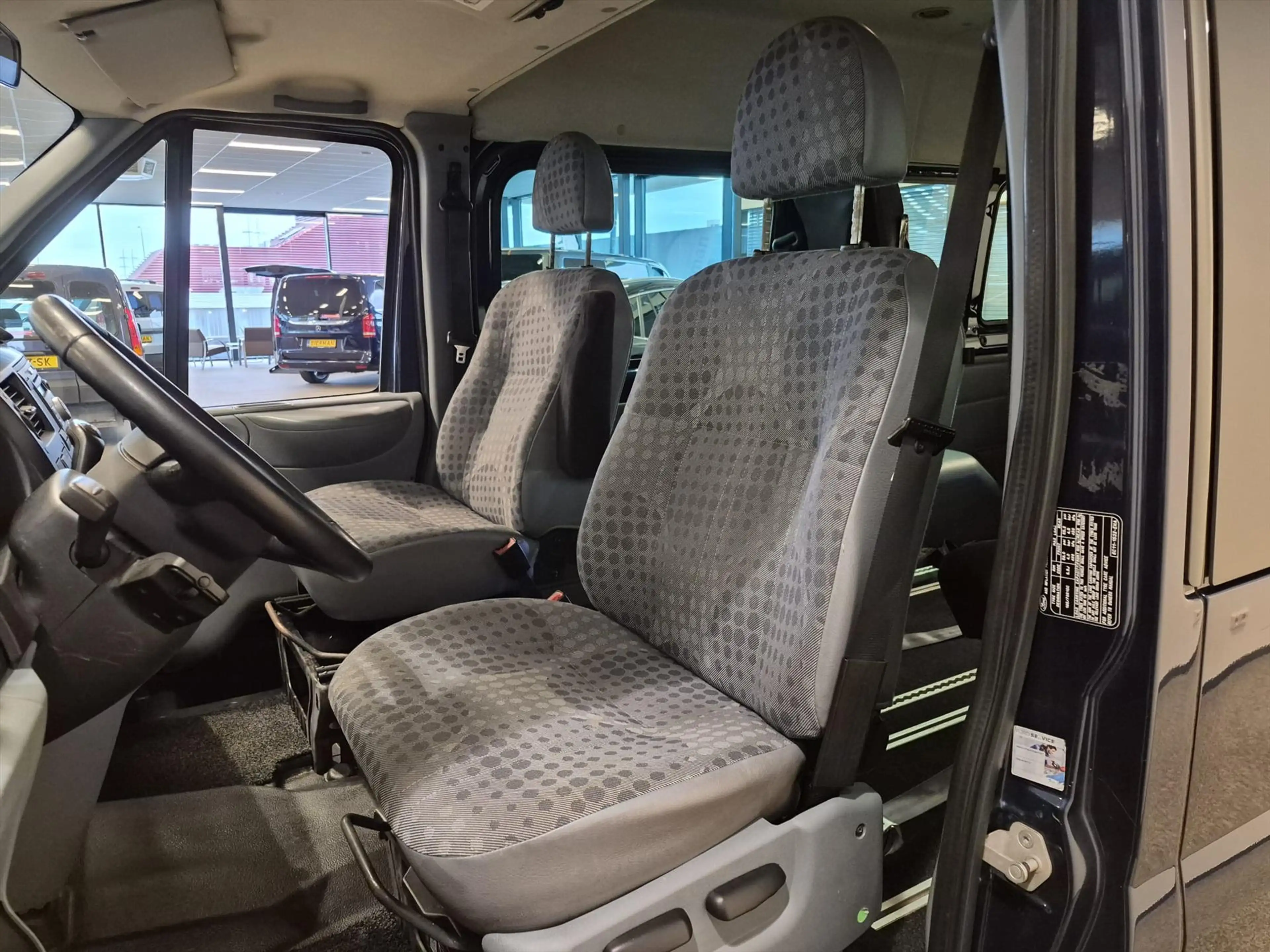 Ford Transit L1H2 Rolstoelbus 4+1 — photo 15