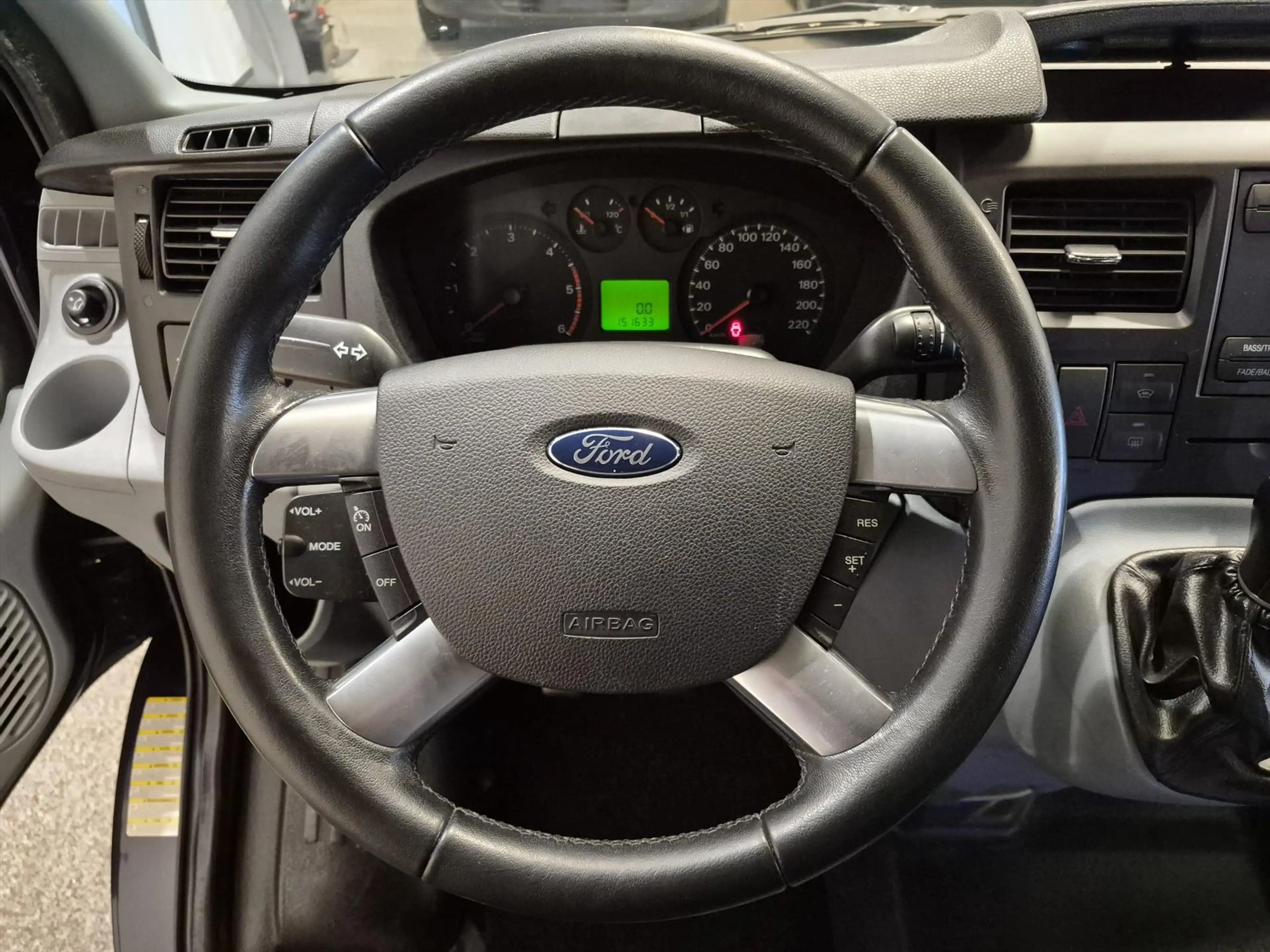 Ford Transit L1H2 Rolstoelbus 4+1 — photo 17