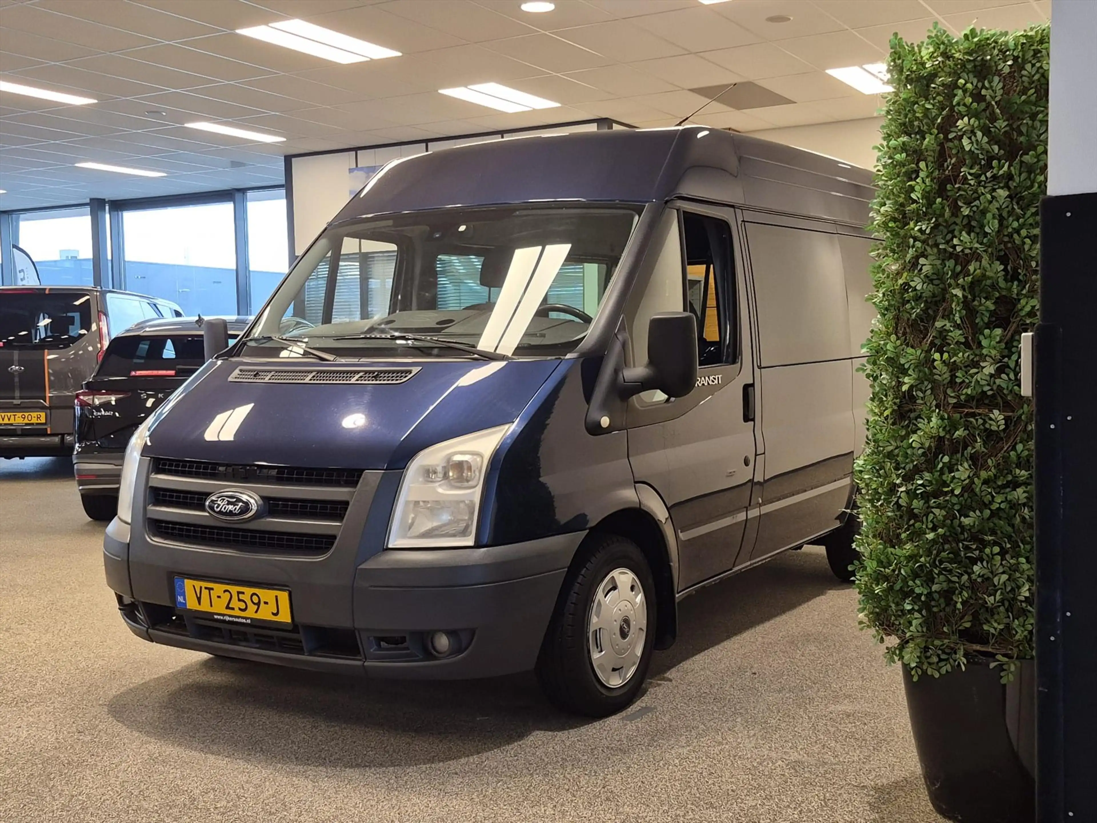 Ford Transit L1H2 Rolstoelbus 4+1 — photo 8
