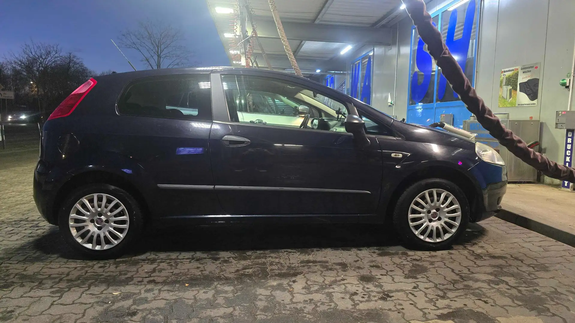 Fiat Grande Punto Grande Punto  3-Türer 1.2 8V Active Blau - 1