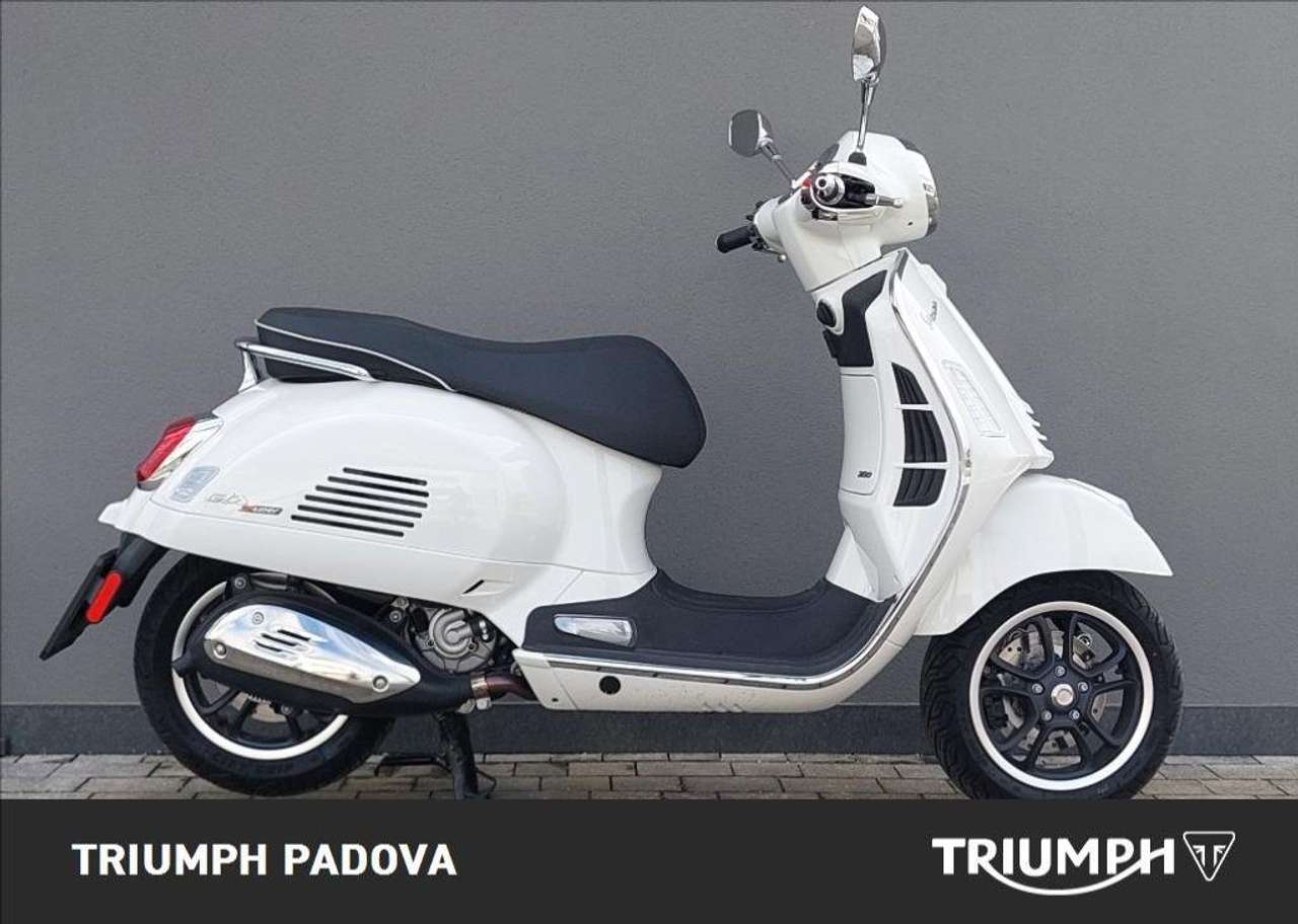 Vespa GTS Super 300