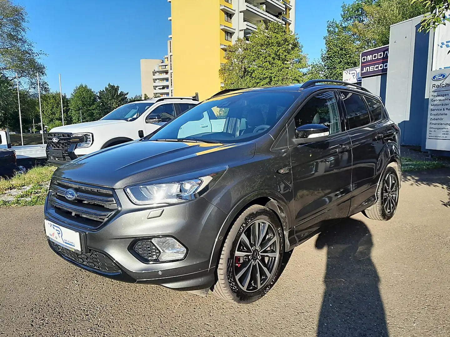 Ford Kuga 2,0 TDCi ST-Line AWD Grau - 2