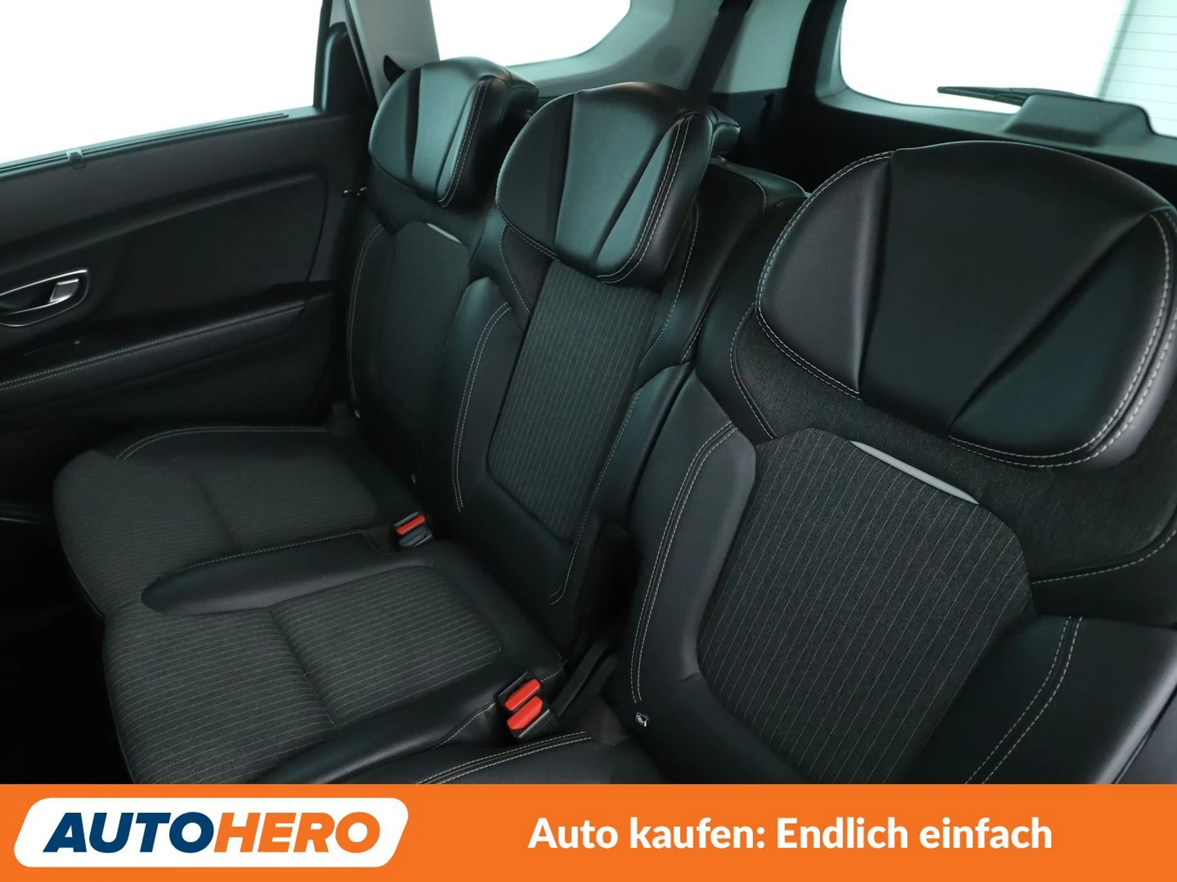 Renault Grand Scenic 1.3 TCe Techno — photo 14