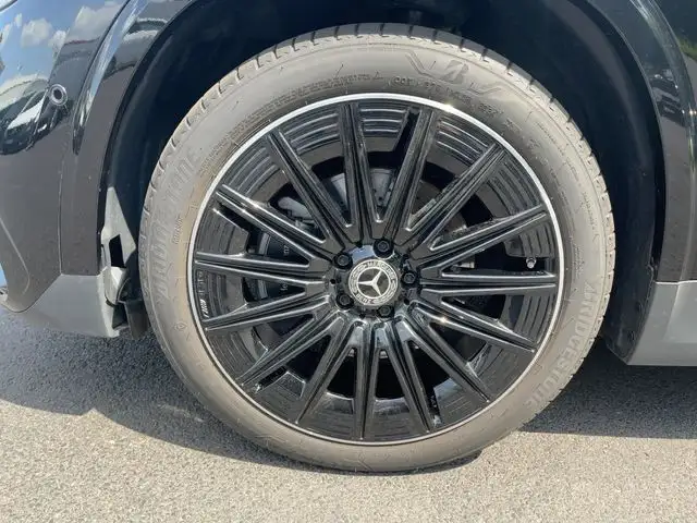 Mercedes-Benz GLA view 9