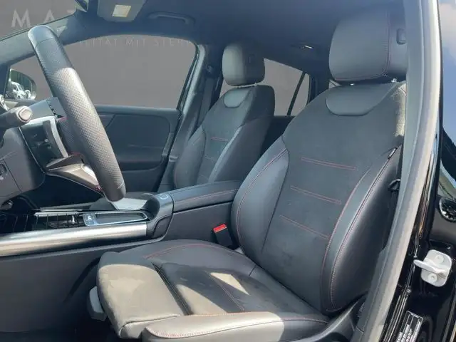 Mercedes-Benz GLA view 10