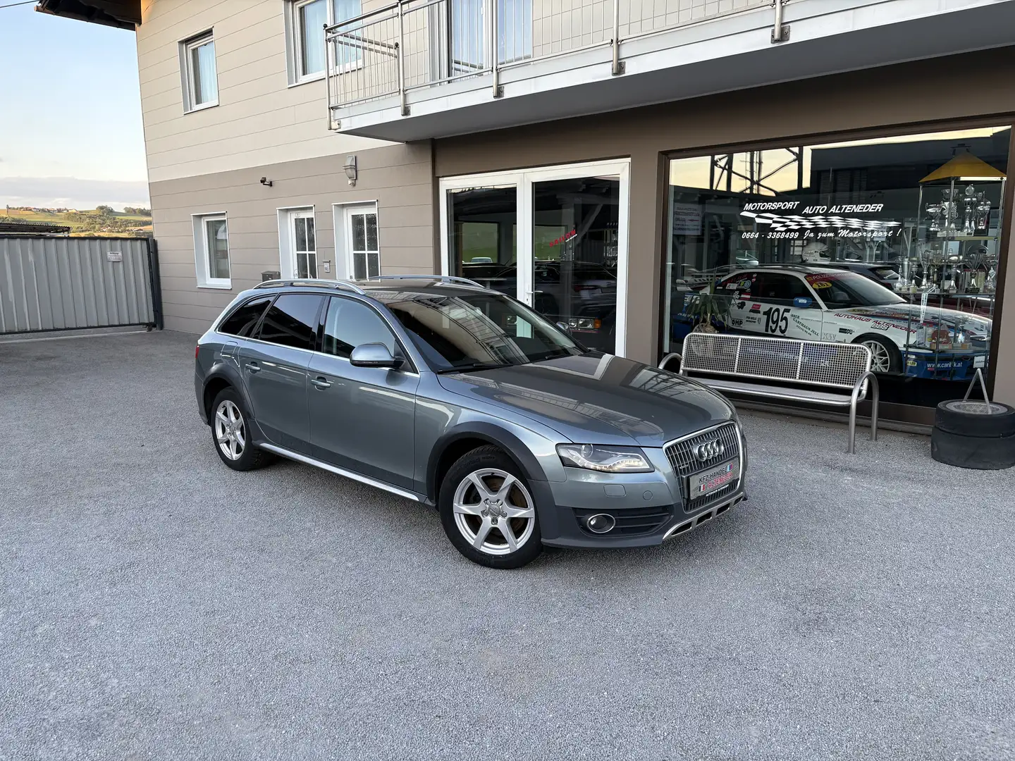 Audi A4 allroad 2,0 TDI quattro DPF ALLRAD|XENON|SITZH|PICKERL NEU Grau - 1
