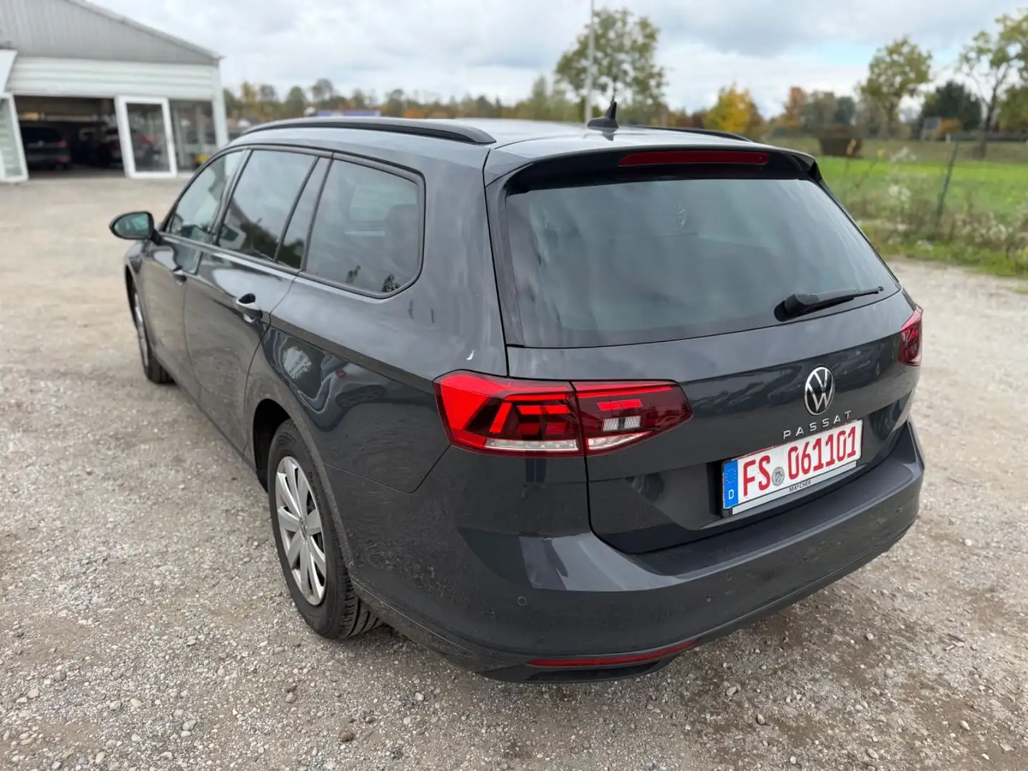 Volkswagen Passat Variant Conceptline / NAVI/ Gris - 2