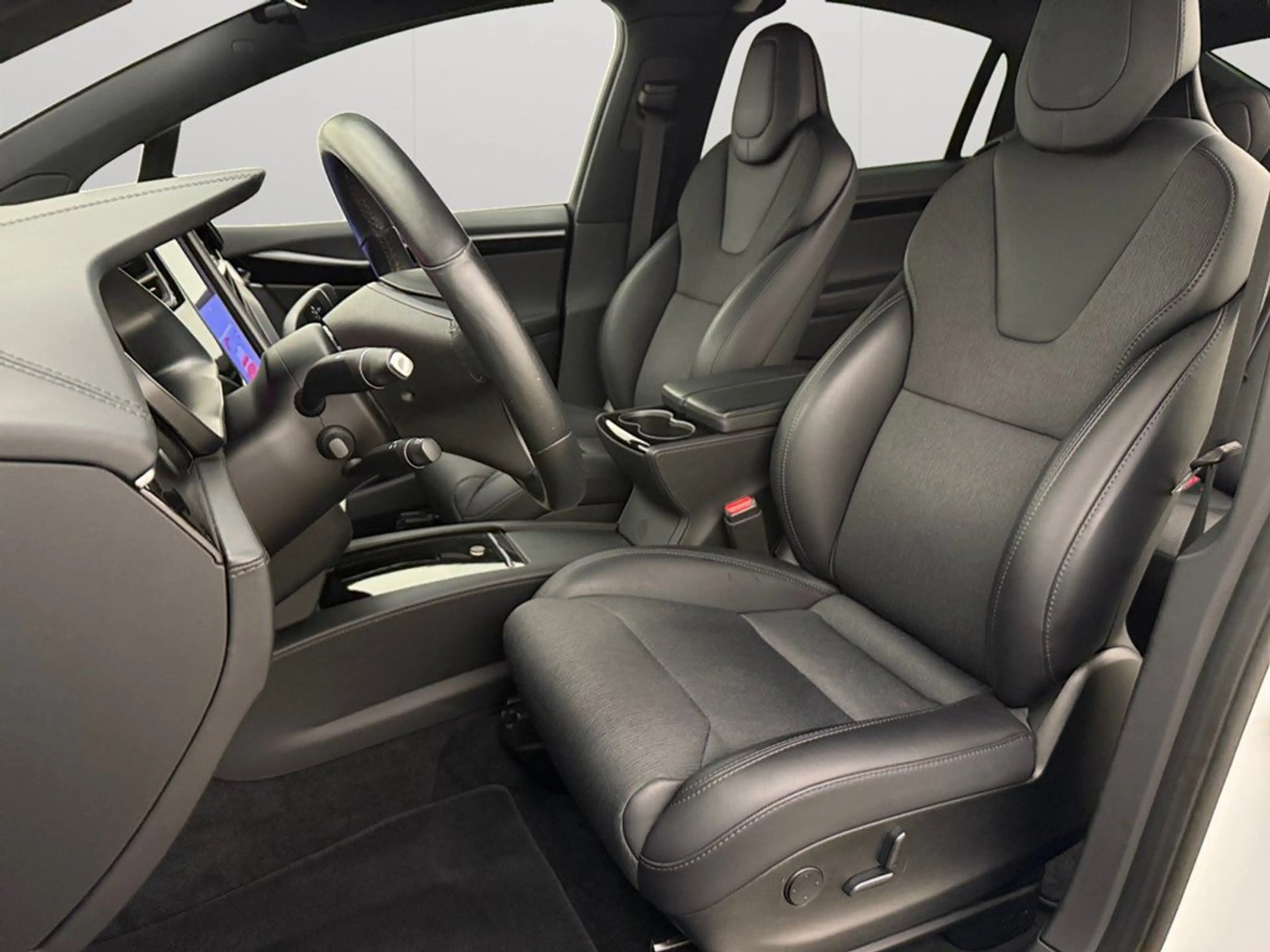 Tesla Model X 100 d Trekhaak — photo 8