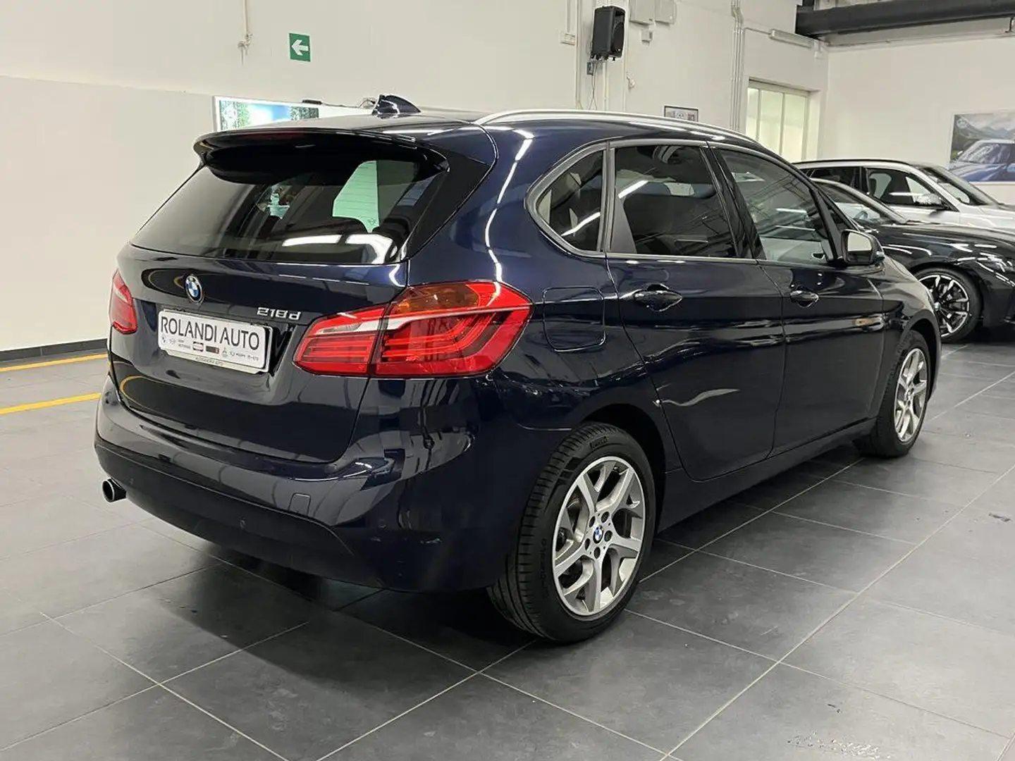 BMW 218 d Active Tourer Luxury business pack Bleu - 2