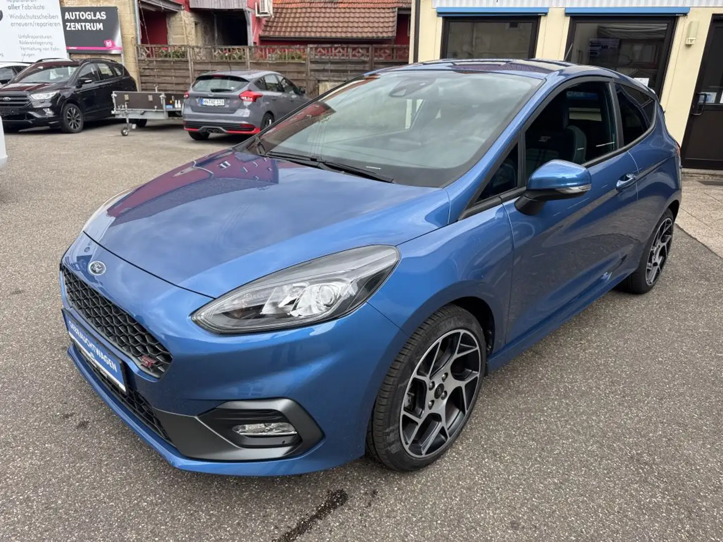 Ford Fiesta Fiesta 1.5 EcoBoost S&S mit Styling-Paket ST Blau - 1