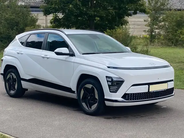Hyundai Kona view 3
