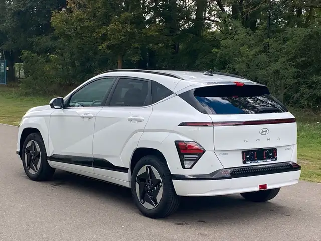 Hyundai Kona view 4