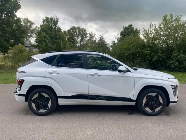 Hyundai Kona view 8