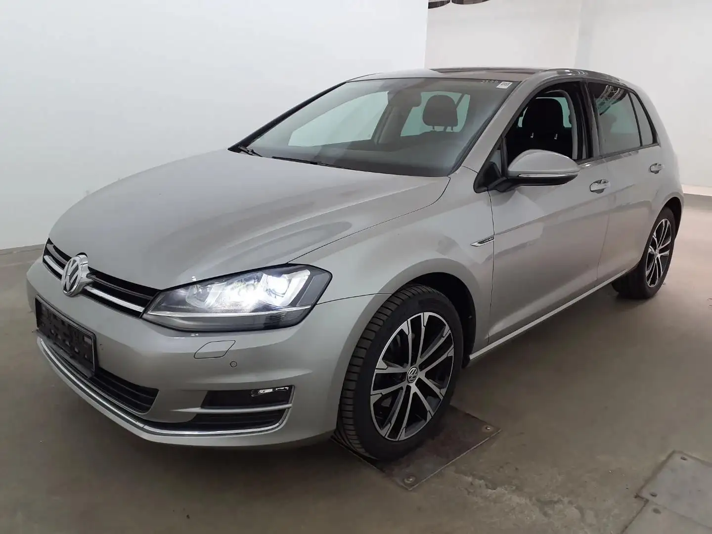 Volkswagen Golf Lounge BMT/2.Hand/Scheckheft/Bi-Xenon/Standheizung Grey - 1