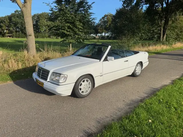 Mercedes-Benz CE 300 (W124) Cabriolet CE-24