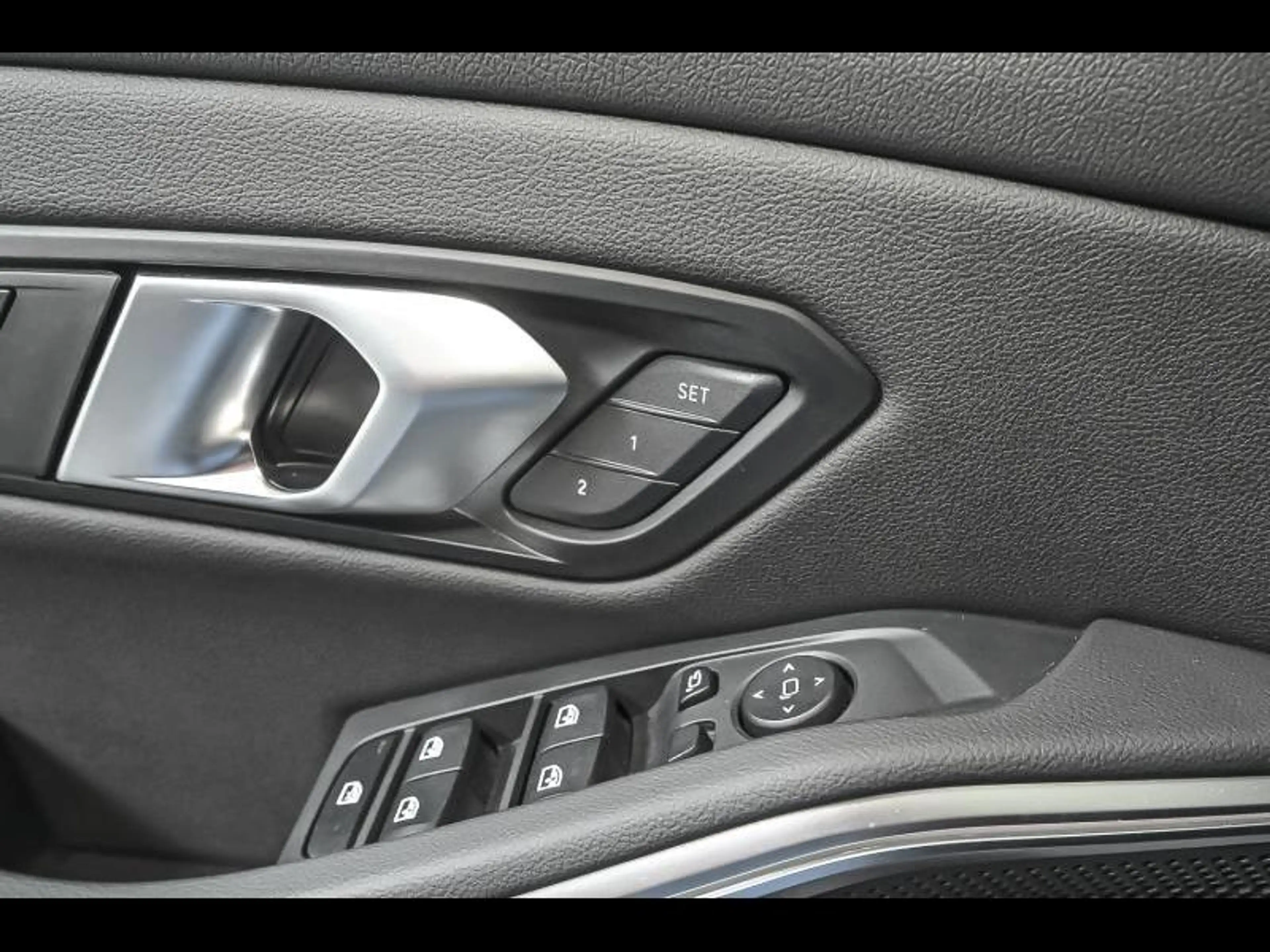 BMW 318 i Touring — photo 18
