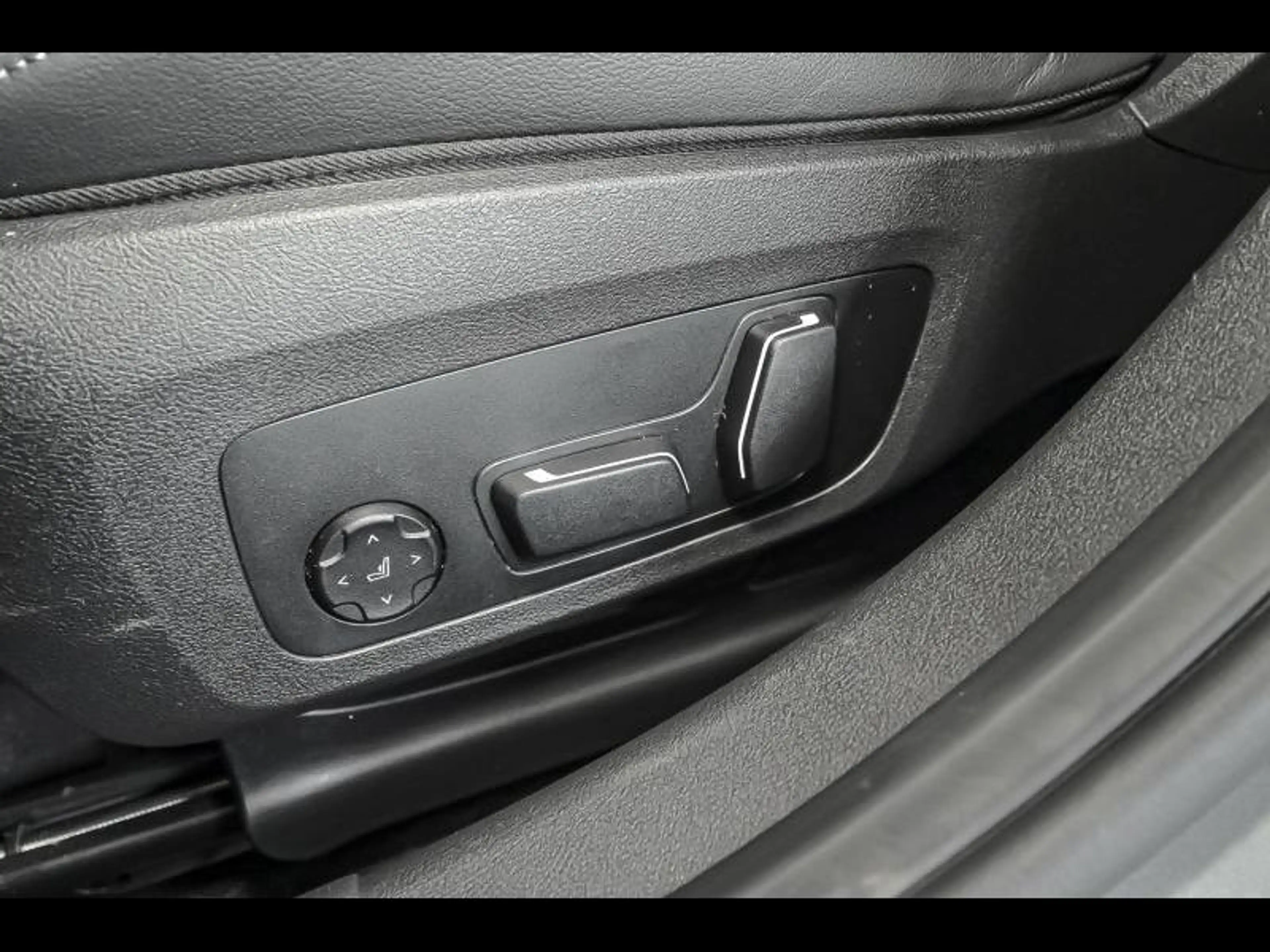 BMW 318 i Touring — photo 19