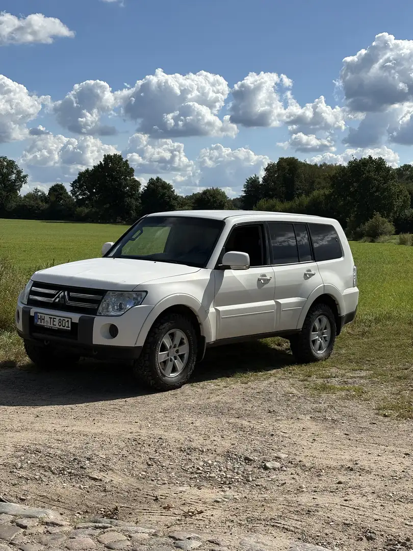Mitsubishi Pajero 3.2 DI-D Invite - 1