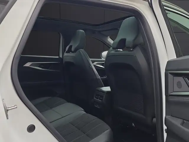 Renault Austral view 7