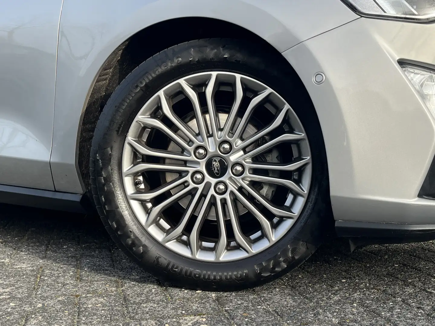 Ford Focus 1.0 EcoBoost Titanium Business 125pk/92kW 6-bak | Silber - 2