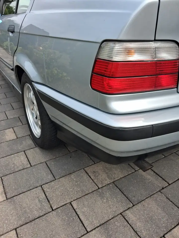 BMW 318i Exclusiv Edition, foto 4
