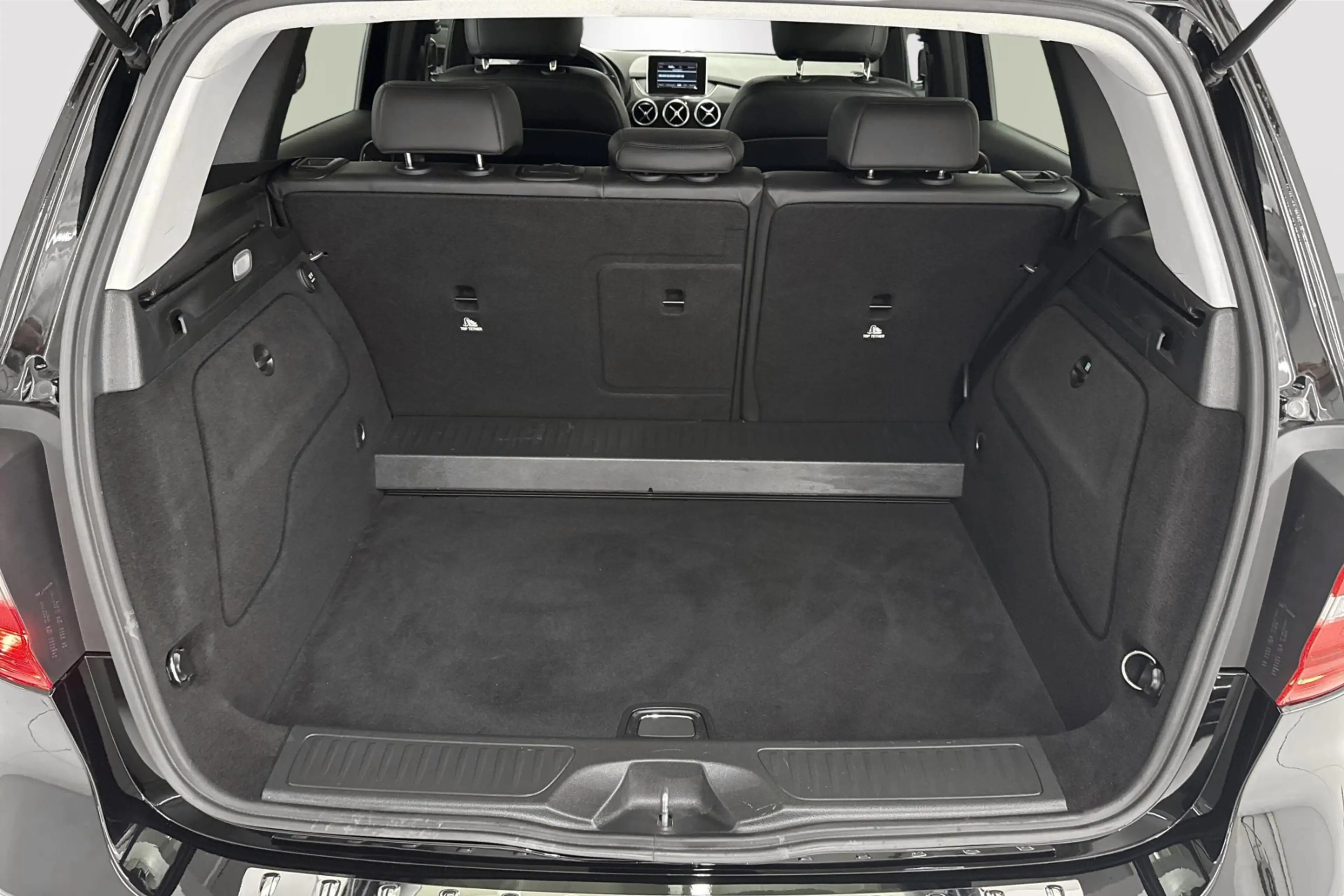 Mercedes-Benz B 180 B CDI DCT — photo 10