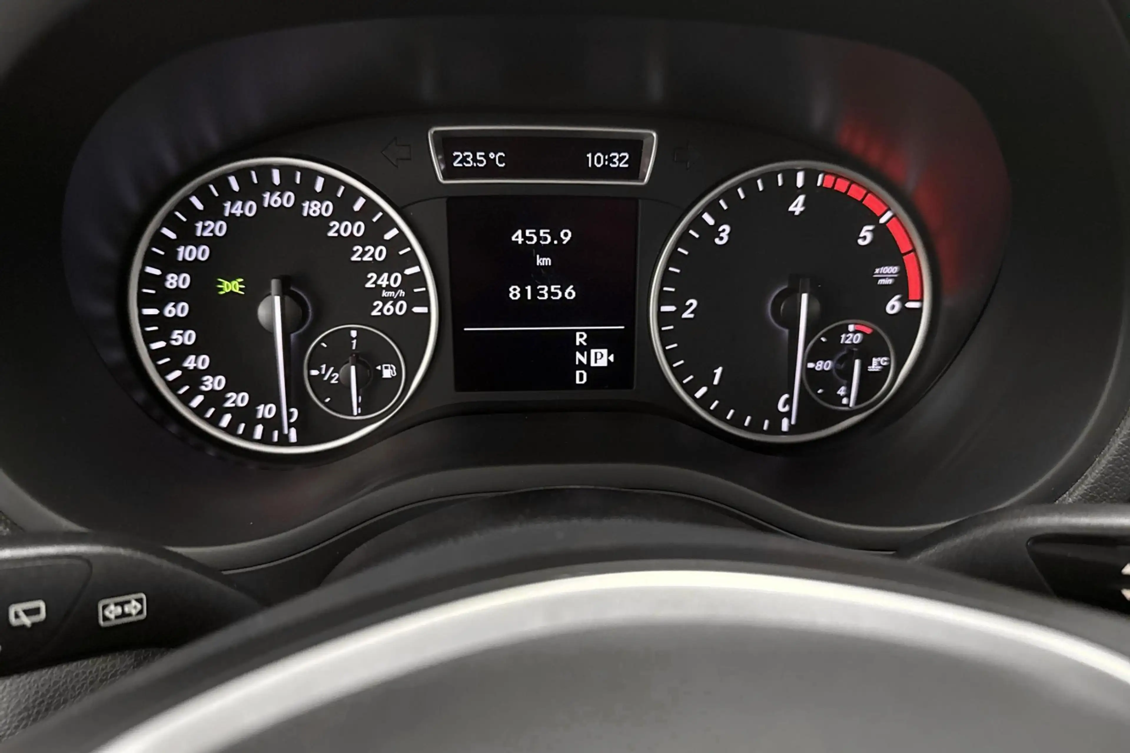 Mercedes-Benz B 180 B CDI DCT — photo 13